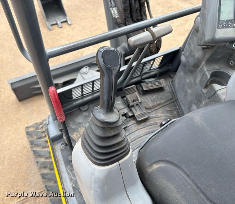 image for item EJ4628 2017 John Deere 35G mini excavator