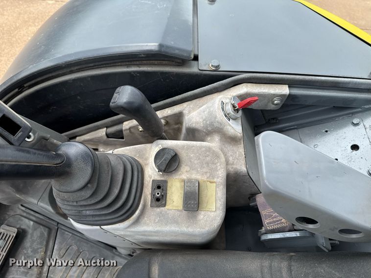 image for item EJ4628 2017 John Deere 35G mini excavator