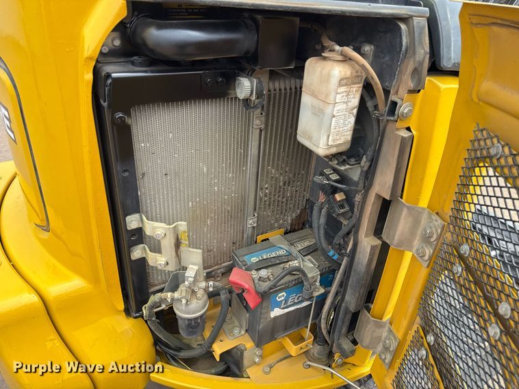 image for item EJ4628 2017 John Deere 35G mini excavator