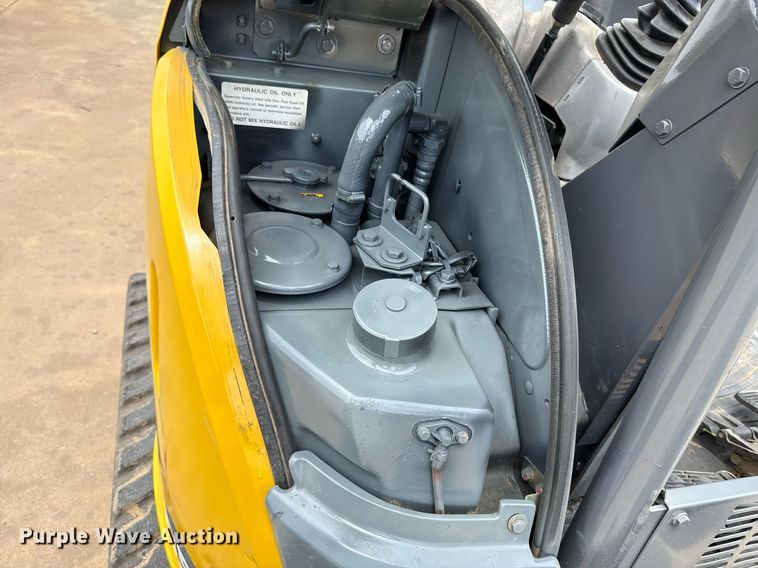 image for item EJ4628 2017 John Deere 35G mini excavator