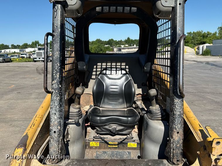 image for item EJ4631 2006 Caterpillar 248B skid steer loader