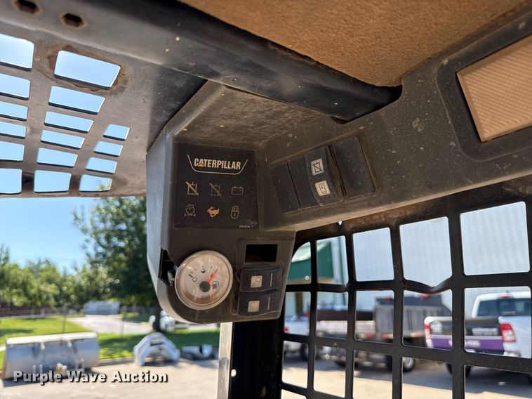 image for item EJ4631 2006 Caterpillar 248B skid steer loader