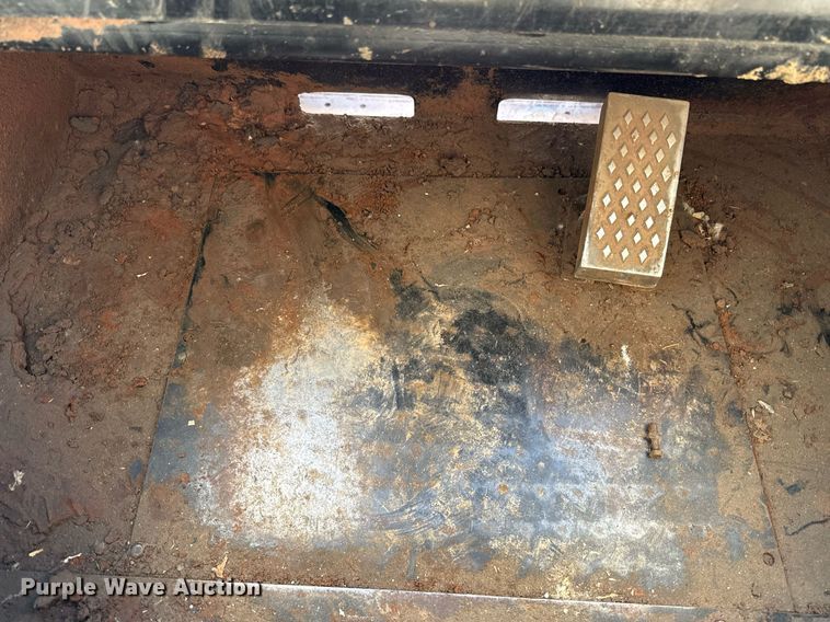 image for item EJ4631 2006 Caterpillar 248B skid steer loader