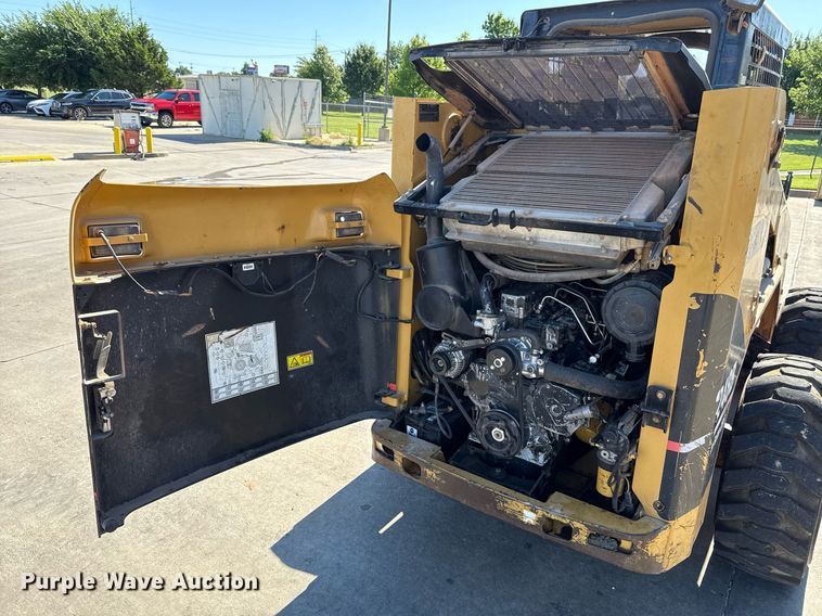 image for item EJ4631 2006 Caterpillar 248B skid steer loader