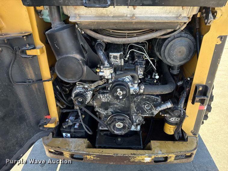 image for item EJ4631 2006 Caterpillar 248B skid steer loader