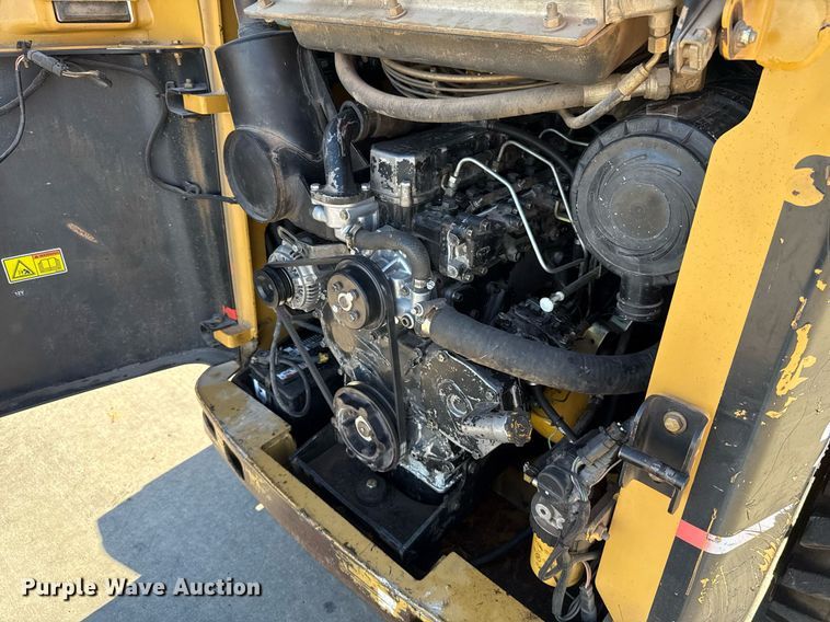 image for item EJ4631 2006 Caterpillar 248B skid steer loader