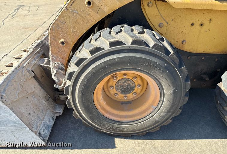 image for item EJ4631 2006 Caterpillar 248B skid steer loader