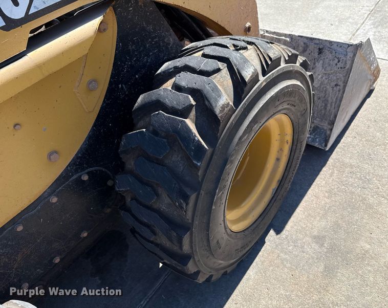 image for item EJ4631 2006 Caterpillar 248B skid steer loader