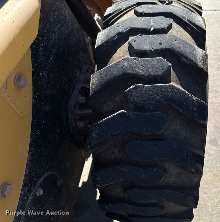 image for item EJ4631 2006 Caterpillar 248B skid steer loader