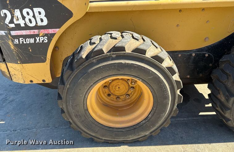 image for item EJ4631 2006 Caterpillar 248B skid steer loader