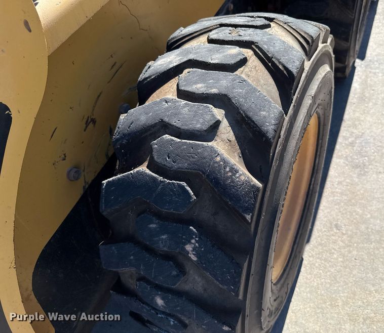 image for item EJ4631 2006 Caterpillar 248B skid steer loader