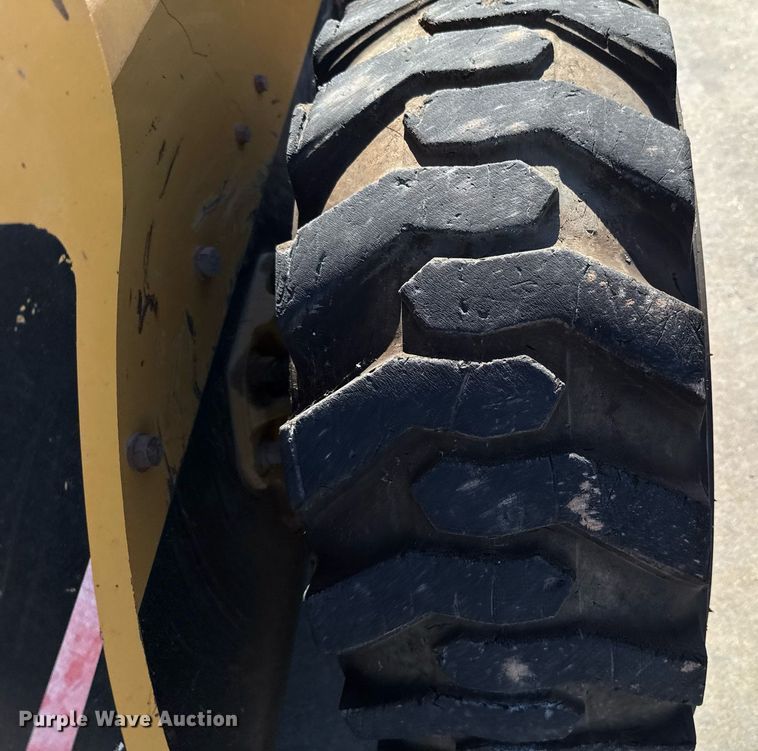 image for item EJ4631 2006 Caterpillar 248B skid steer loader