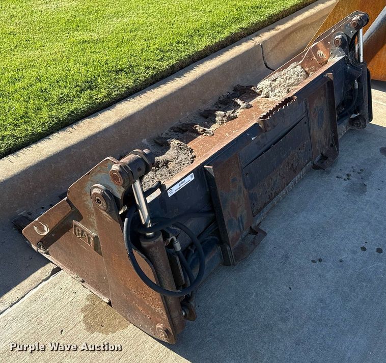 image for item EJ4632 Caterpillar four-in-one bucket