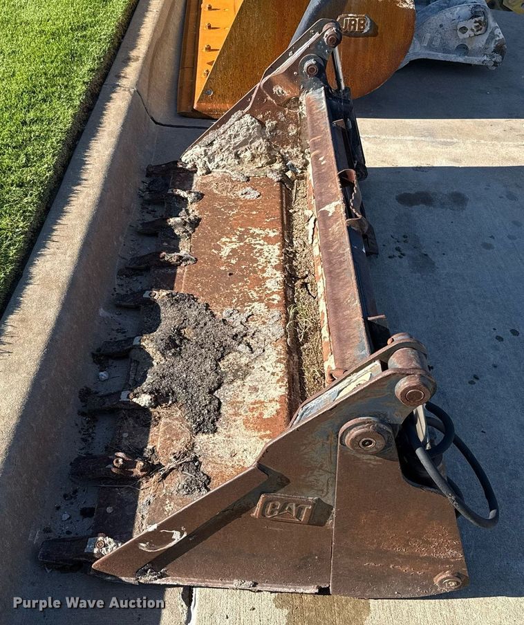 image for item EJ4632 Caterpillar four-in-one bucket