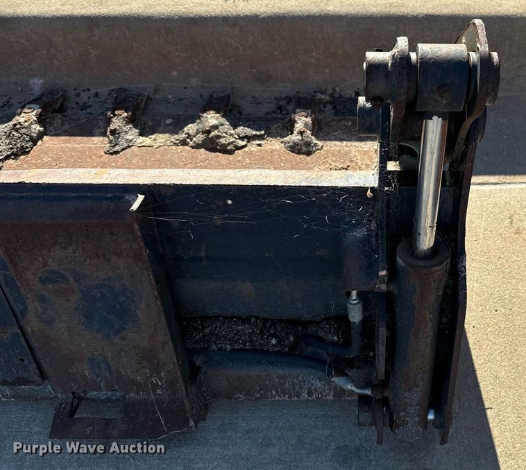 image for item EJ4632 Caterpillar four-in-one bucket