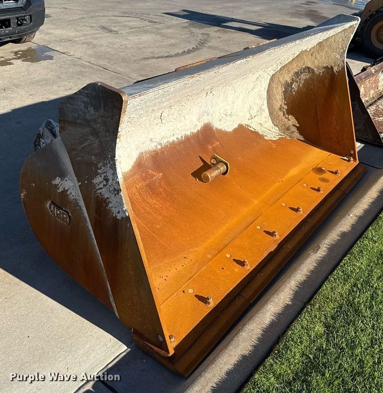 image for item EJ4633 Paladin Komatsu-416 bucket