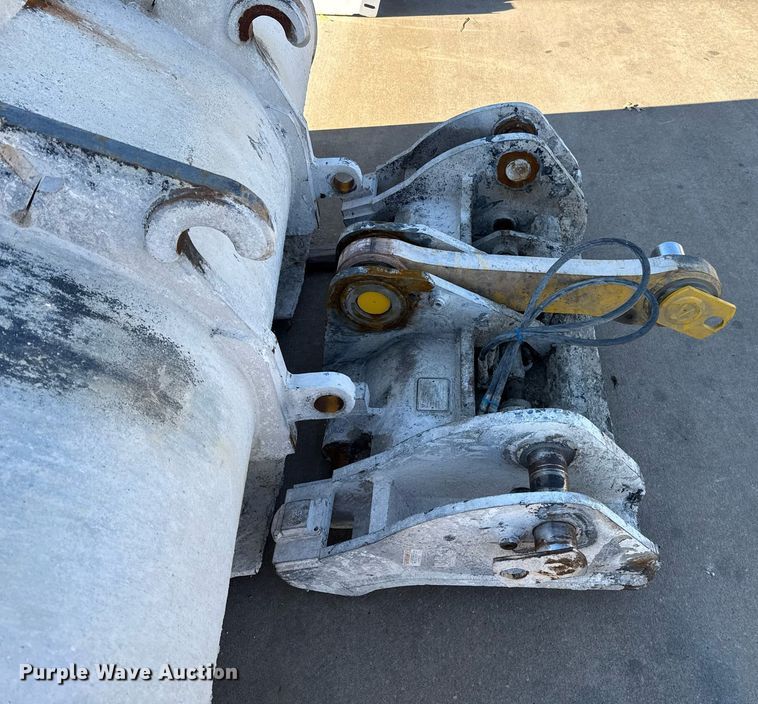 image for item EJ4633 Paladin Komatsu-416 bucket