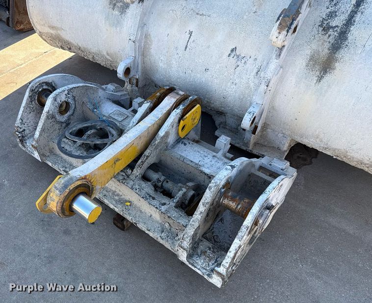 image for item EJ4633 Paladin Komatsu-416 bucket