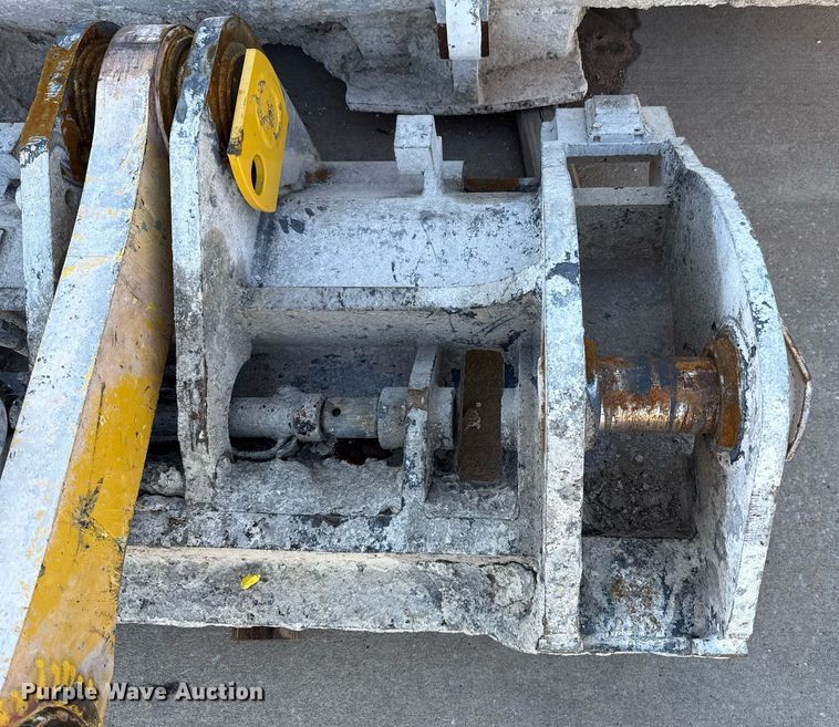 image for item EJ4633 Paladin Komatsu-416 bucket