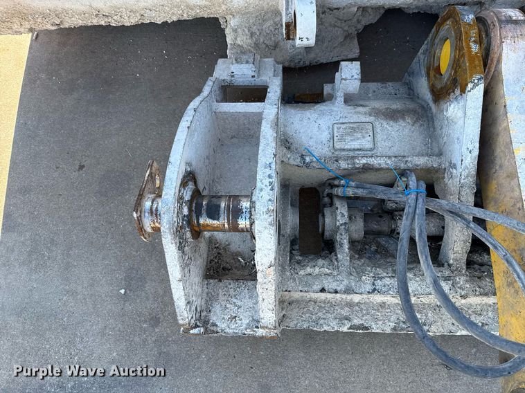 image for item EJ4633 Paladin Komatsu-416 bucket