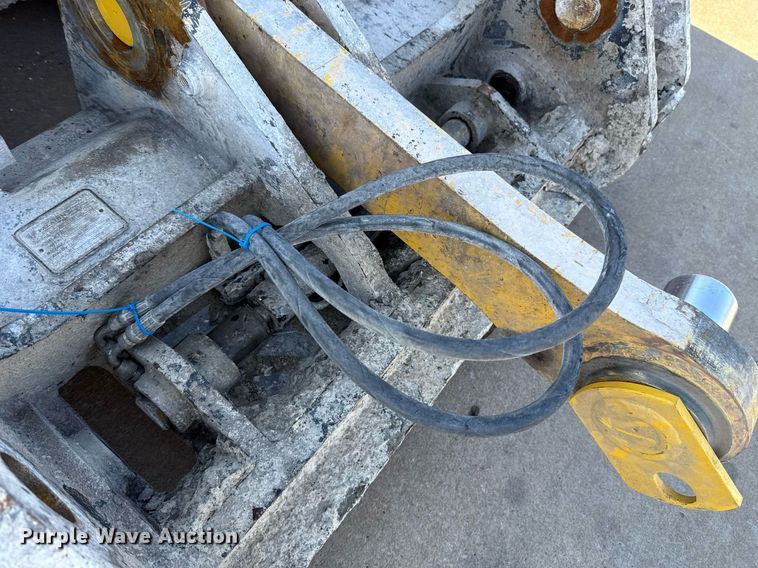 image for item EJ4633 Paladin Komatsu-416 bucket