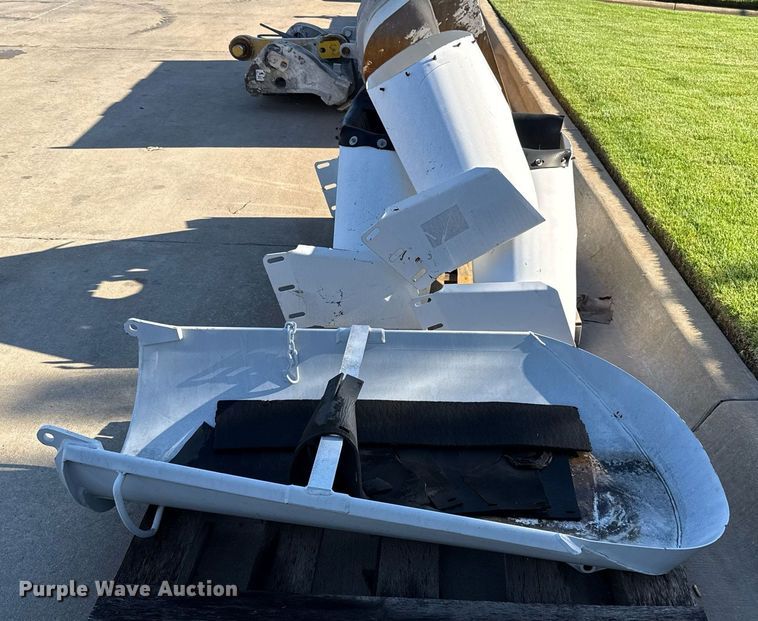 image for item EJ4634 Ready mix truck chutes