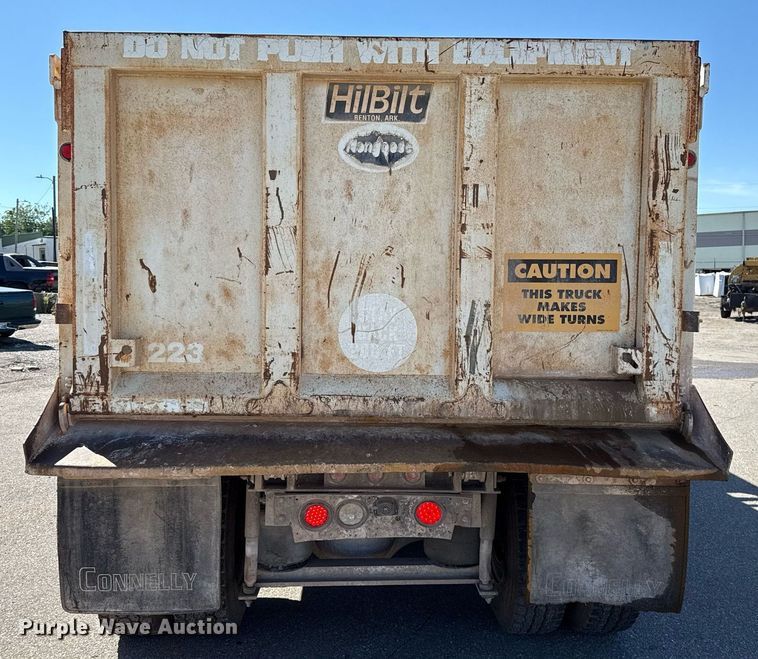 image for item EJ4637 1999 Mack CH613 dump truck