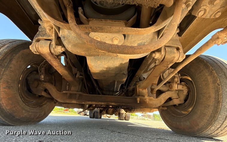 image for item EJ4637 1999 Mack CH613 dump truck