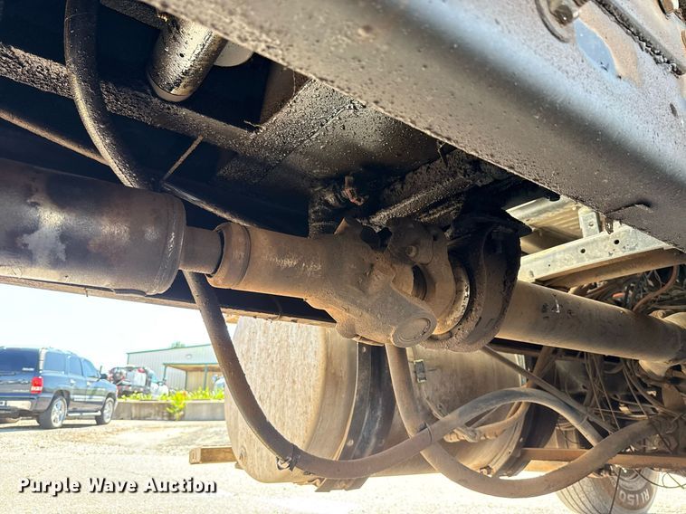 image for item EJ4637 1999 Mack CH613 dump truck