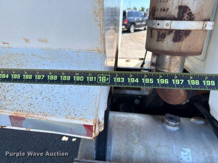 image for item EJ4637 1999 Mack CH613 dump truck