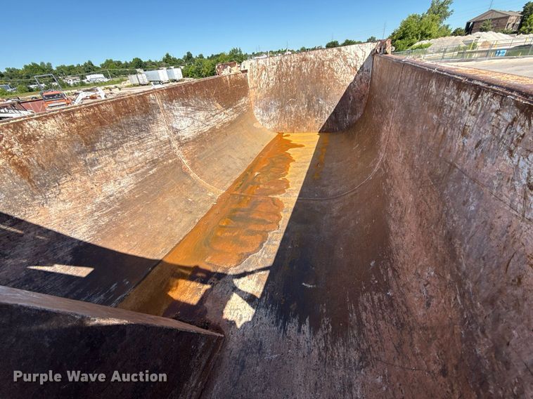 image for item EJ4637 1999 Mack CH613 dump truck