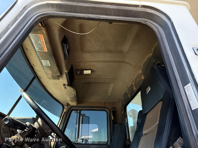 image for item EJ4637 1999 Mack CH613 dump truck