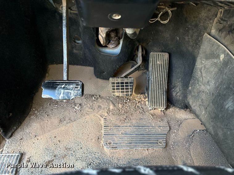 image for item EJ4637 1999 Mack CH613 dump truck