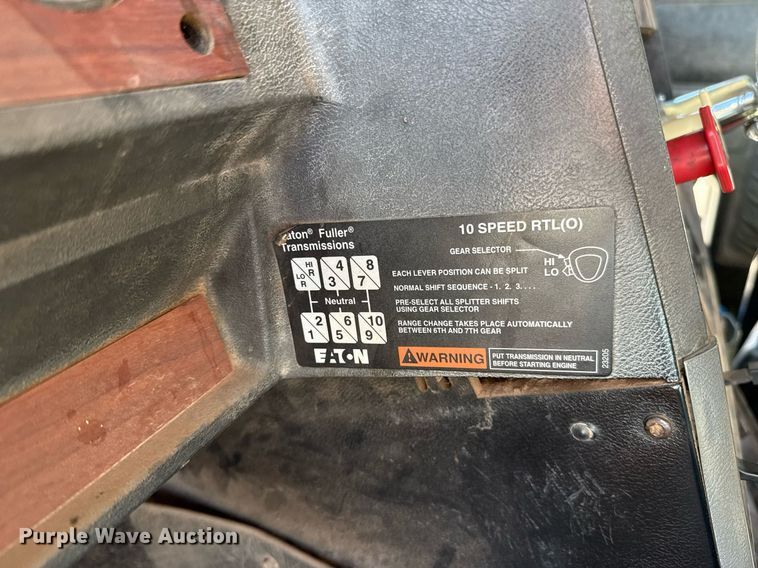 image for item EJ4637 1999 Mack CH613 dump truck