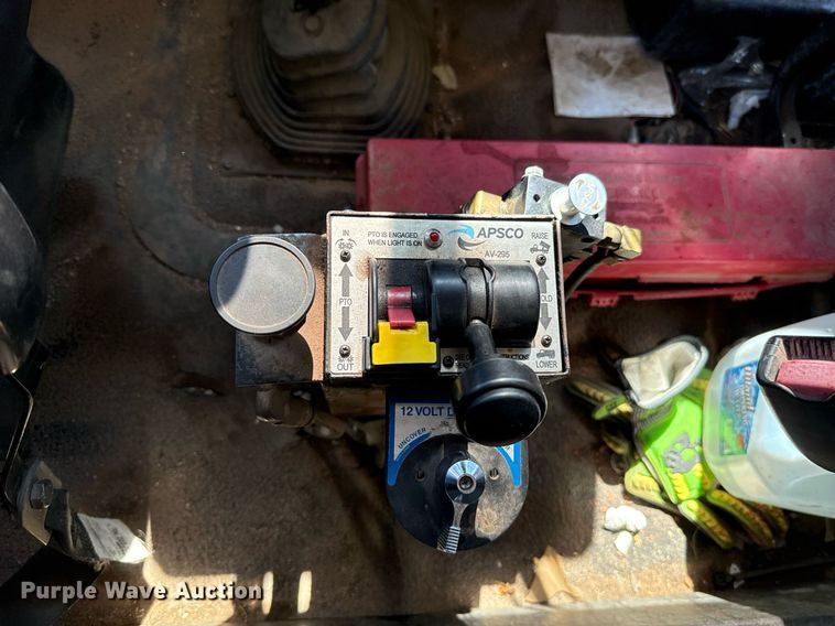 image for item EJ4637 1999 Mack CH613 dump truck