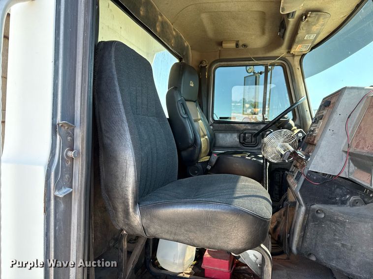 image for item EJ4637 1999 Mack CH613 dump truck