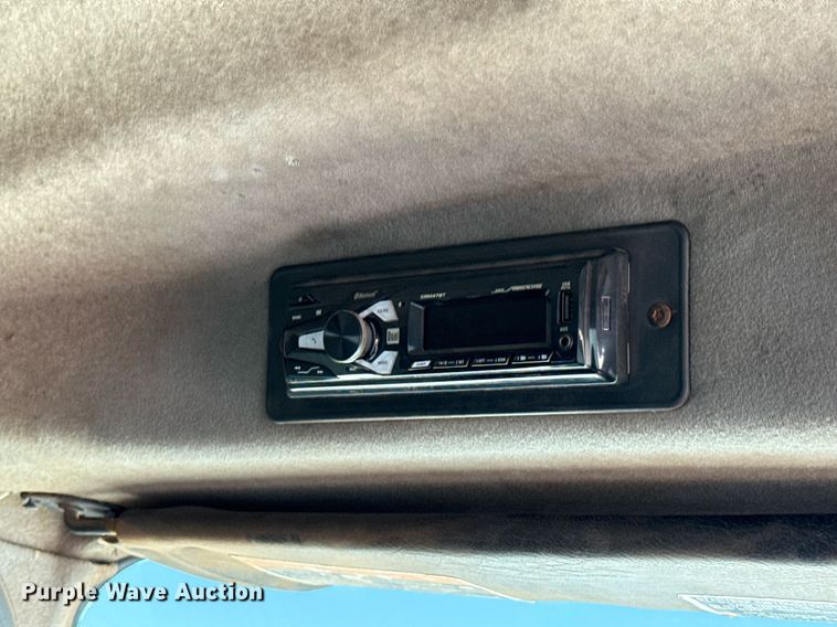 image for item EJ4637 1999 Mack CH613 dump truck