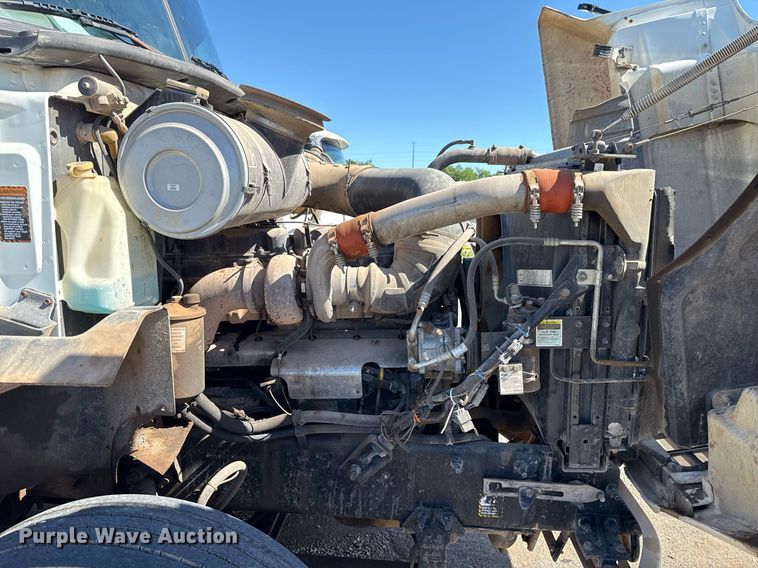 image for item EJ4637 1999 Mack CH613 dump truck