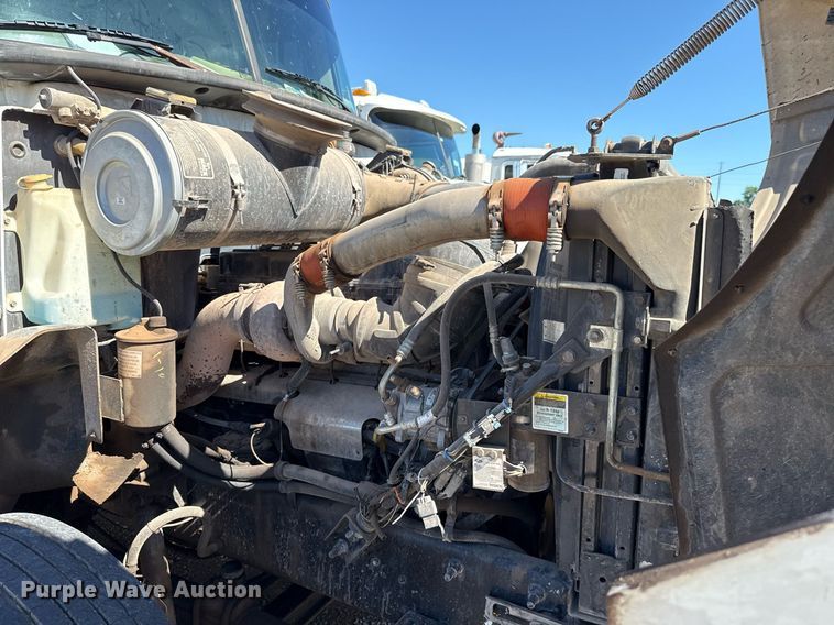 image for item EJ4637 1999 Mack CH613 dump truck