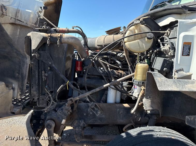 image for item EJ4637 1999 Mack CH613 dump truck