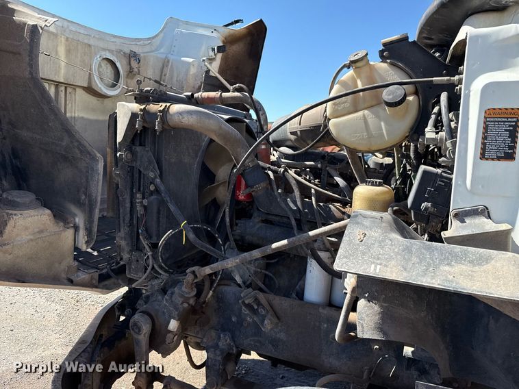 image for item EJ4637 1999 Mack CH613 dump truck