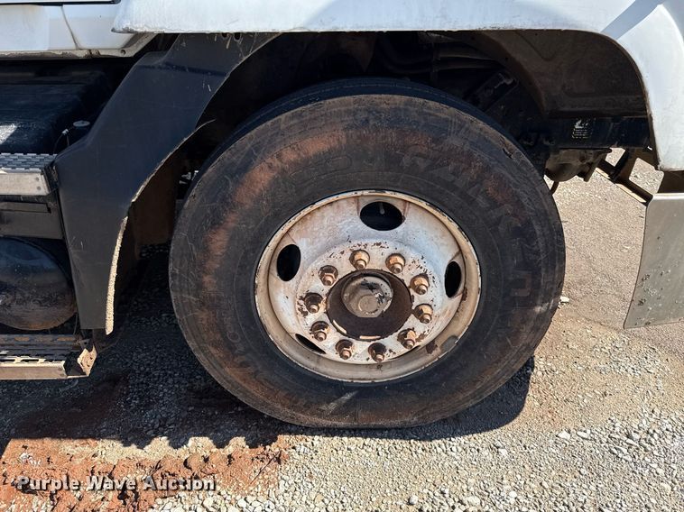 image for item EJ4637 1999 Mack CH613 dump truck