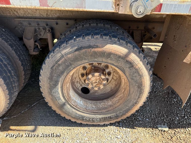 image for item EJ4637 1999 Mack CH613 dump truck