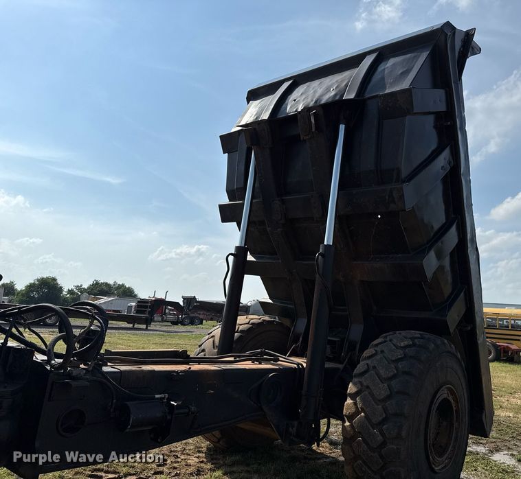 image for item EJ4658 1988 Caterpillar D25C articulated haul truck