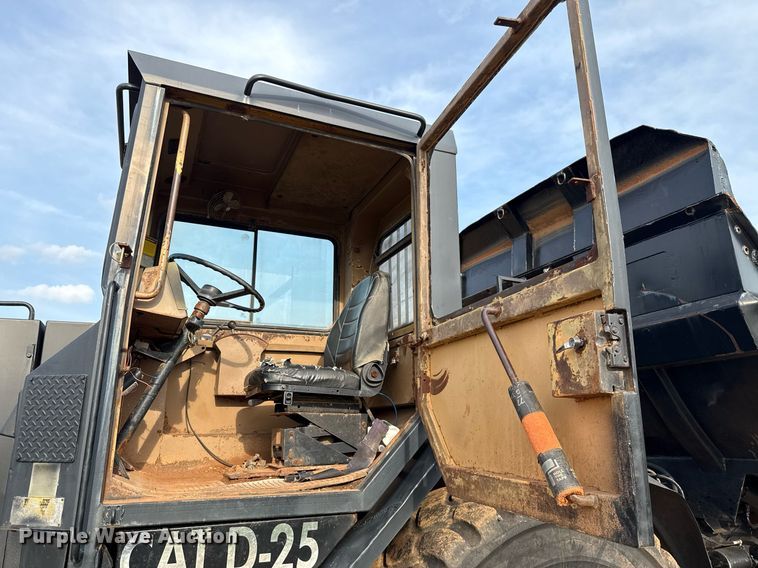 image for item EJ4658 1988 Caterpillar D25C articulated haul truck