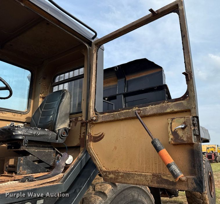 image for item EJ4658 1988 Caterpillar D25C articulated haul truck