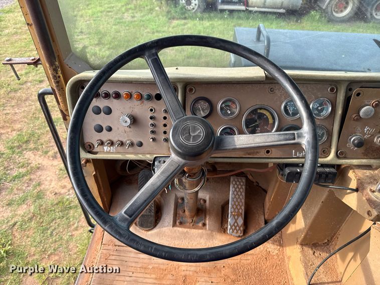 image for item EJ4658 1988 Caterpillar D25C articulated haul truck