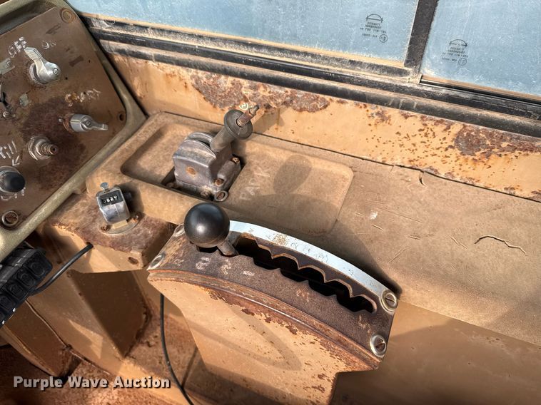 image for item EJ4658 1988 Caterpillar D25C articulated haul truck