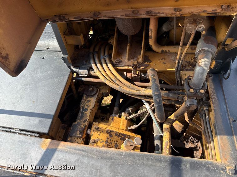 image for item EJ4658 1988 Caterpillar D25C articulated haul truck