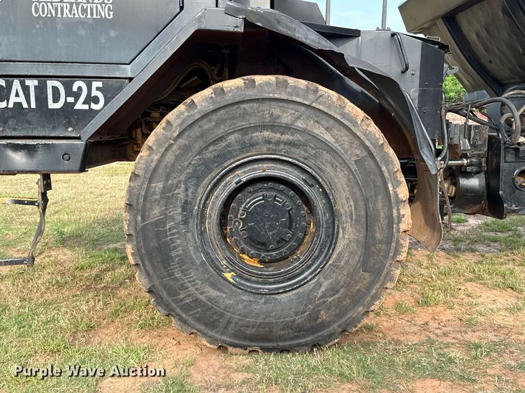 image for item EJ4658 1988 Caterpillar D25C articulated haul truck